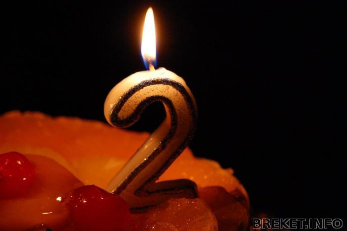 two-year-candle-on-birthday-cake1790.jpg